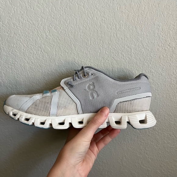 On Running Shoes - women’s on clouds